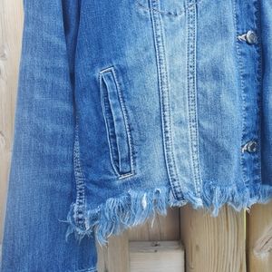 AEO Fray Hem Oversized Denim Jacket Medium